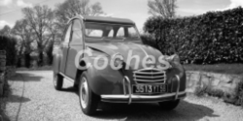 Citroen 2 CV 1963 Hatchback 5-Puertas 2 CV 0.4 MANUAL (18 CV)