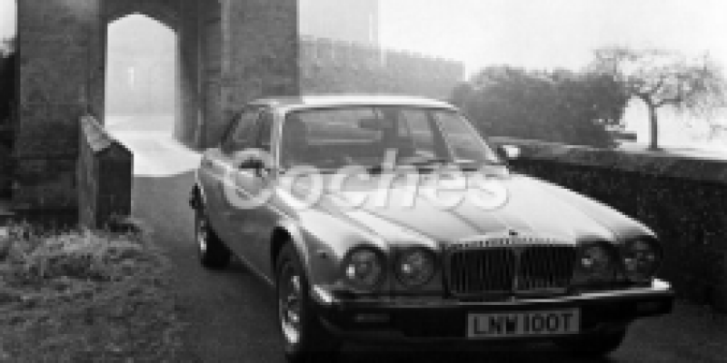 Daimler Sovereign (XJ6) 1970 Sedan Sovereign (XJ6) 2.8 MANUAL (149 CV)