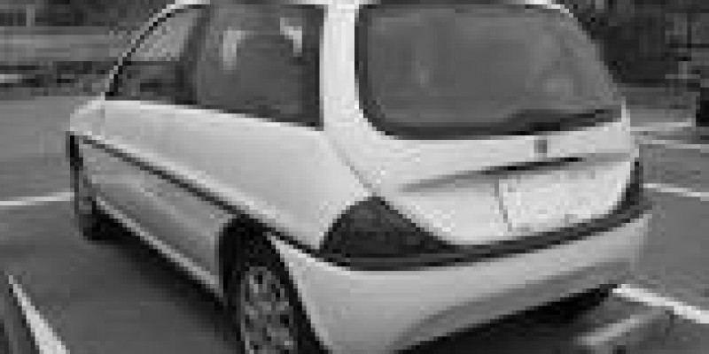 Lancia Ypsilon 2000 Hatchback 3-Puertas I (Type 840) 1.2 CVT (60 CV)