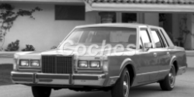 Lincoln Town Car 1983 Sedan I 4.9 AUTOMATICO (142 CV)