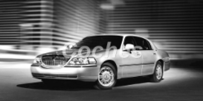 Lincoln Town Car 2010 Sedan III Restyling 4.6 AUTOMATICO (239 CV)