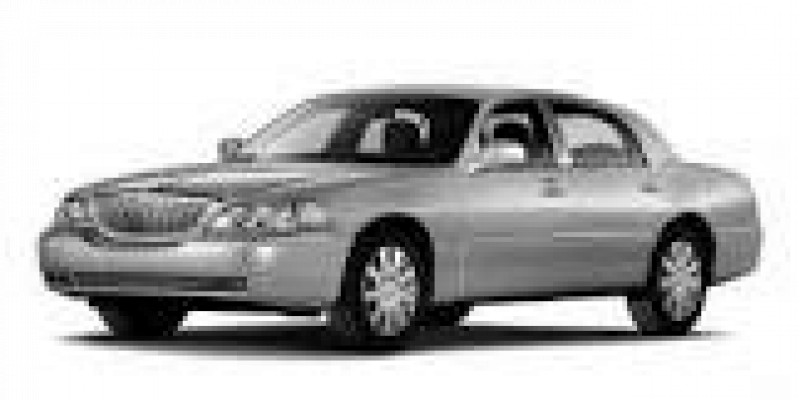 Lincoln Town Car 2004 Sedan III Restyling 4.6 AUTOMATICO (227 CV)