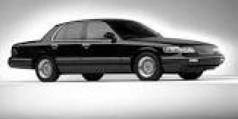 Mercury Marquis 1984 Sedan V 3.3 AUTOMATICO (105 CV)